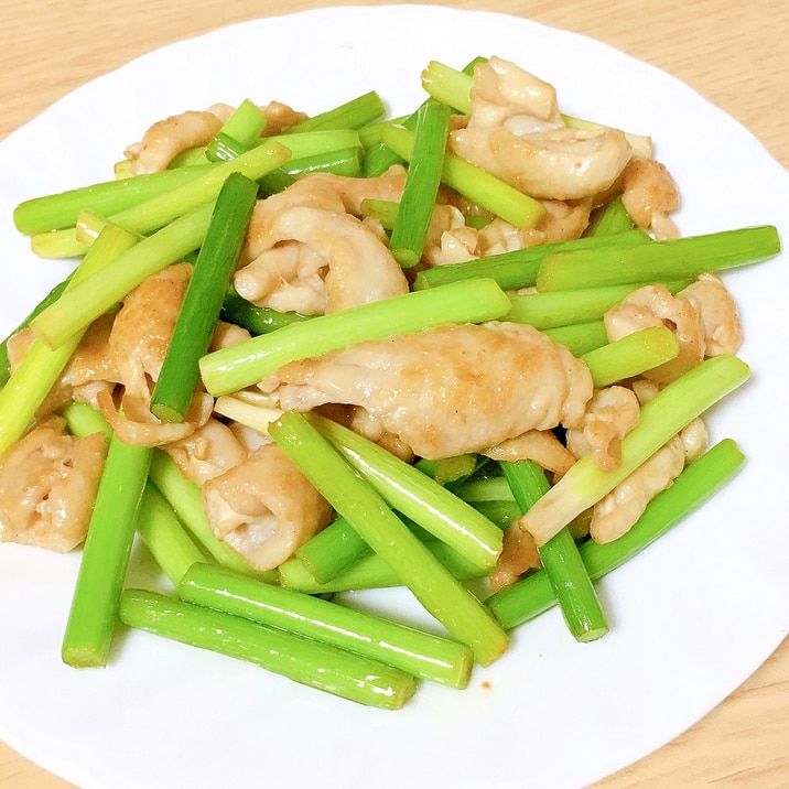 節約おかず！鶏皮とにんにくの芽の炒めもの